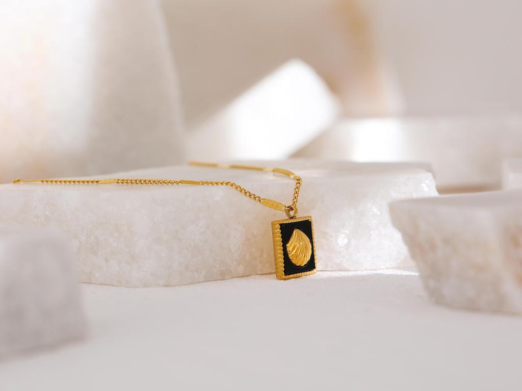 Eetit Naszyjnik z wisiorkiem ze stali nierdzewnej w kolorze czarnym z kwadratowej muszli dla kobiet