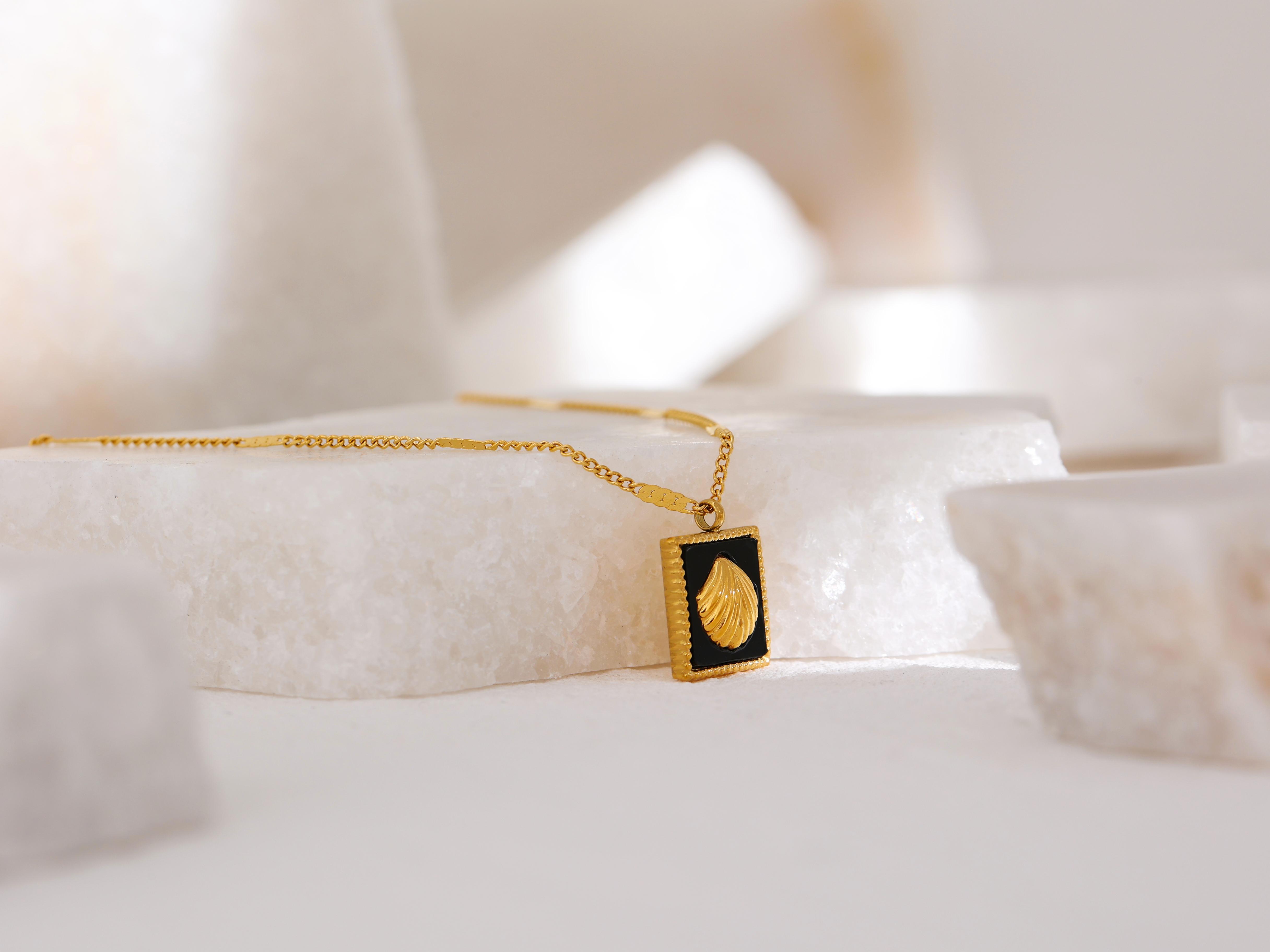 Женское ожерелье с подвеской в ​​виде черной квадратной ракушки Eetit — фото 8