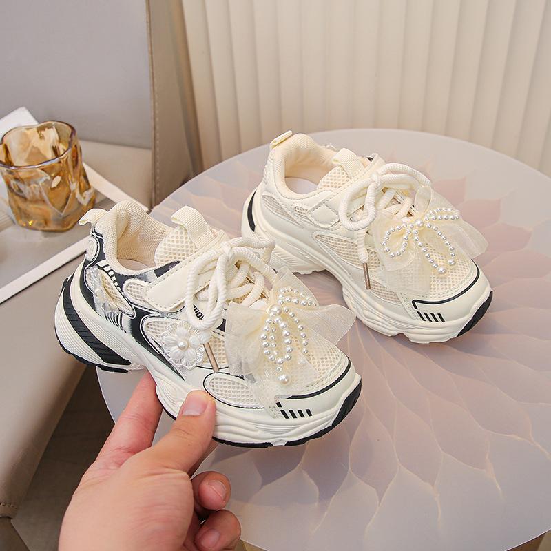 Girls sneakers 2025 new autumn children's pearl princess soft-soled dad shoes girls lace explosion versatile