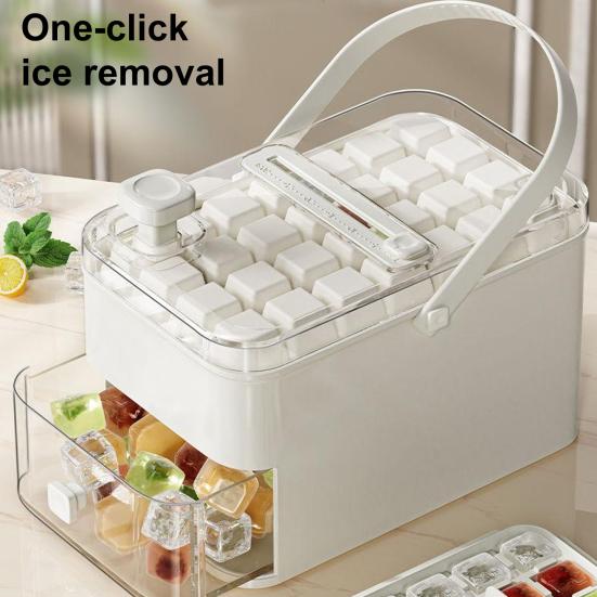 Dvouvrstvý zásobník na ledové kostky Uvolňování kostek jedním dotykem Led s 56 kostkami Bez BPA