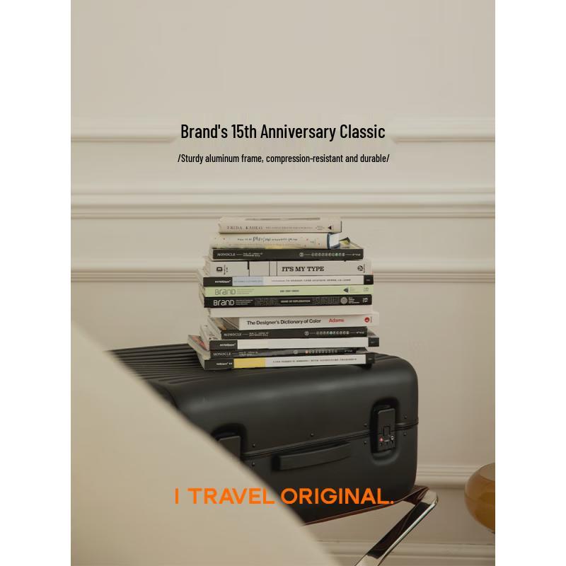 ITO MODERN Hardside Spinner Luggage