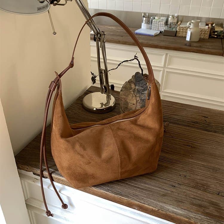 2025 new retro one-shoulder dumpling bag