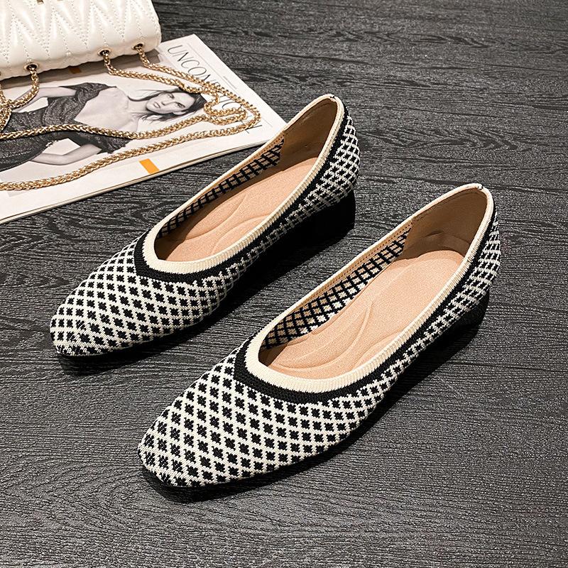 Frühling und Sommer Dicke Ferse Einzelne Schuhe Damen Quadratische Zehenpartie Flacher Ausschnitt Fliegendes Strickmuster Mittelhohe Ferse Temperament Strickmuster Damenschuhe Hohe Absätze