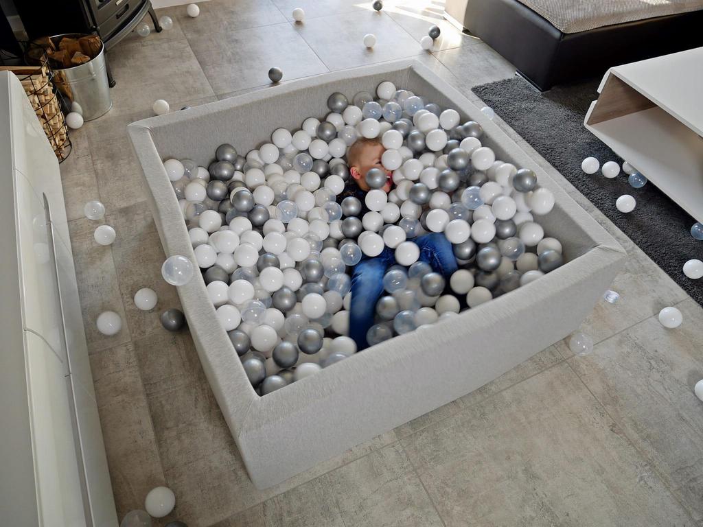Dry pool 130x30cm light gray with 600 balls: transparent, white, gray, powder pink