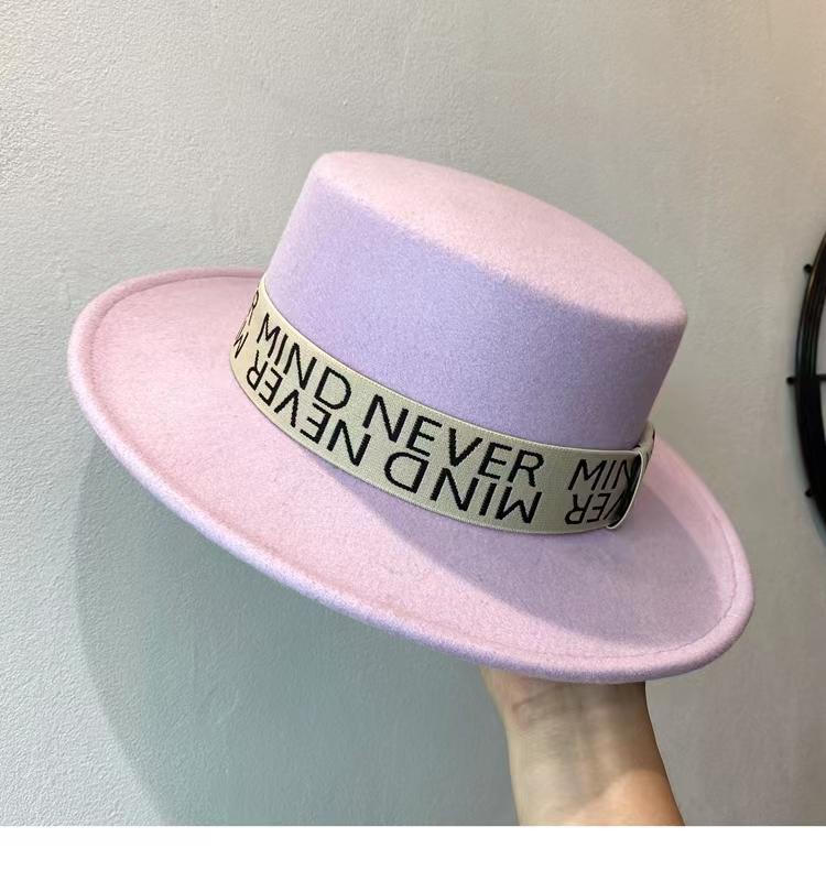 New Fedoras Women's Hat Flat Top Cap French Elegant Straw Hat Fedora Pearl Chain Hat Travel Beach Hat Panama Wide Brim Hat
