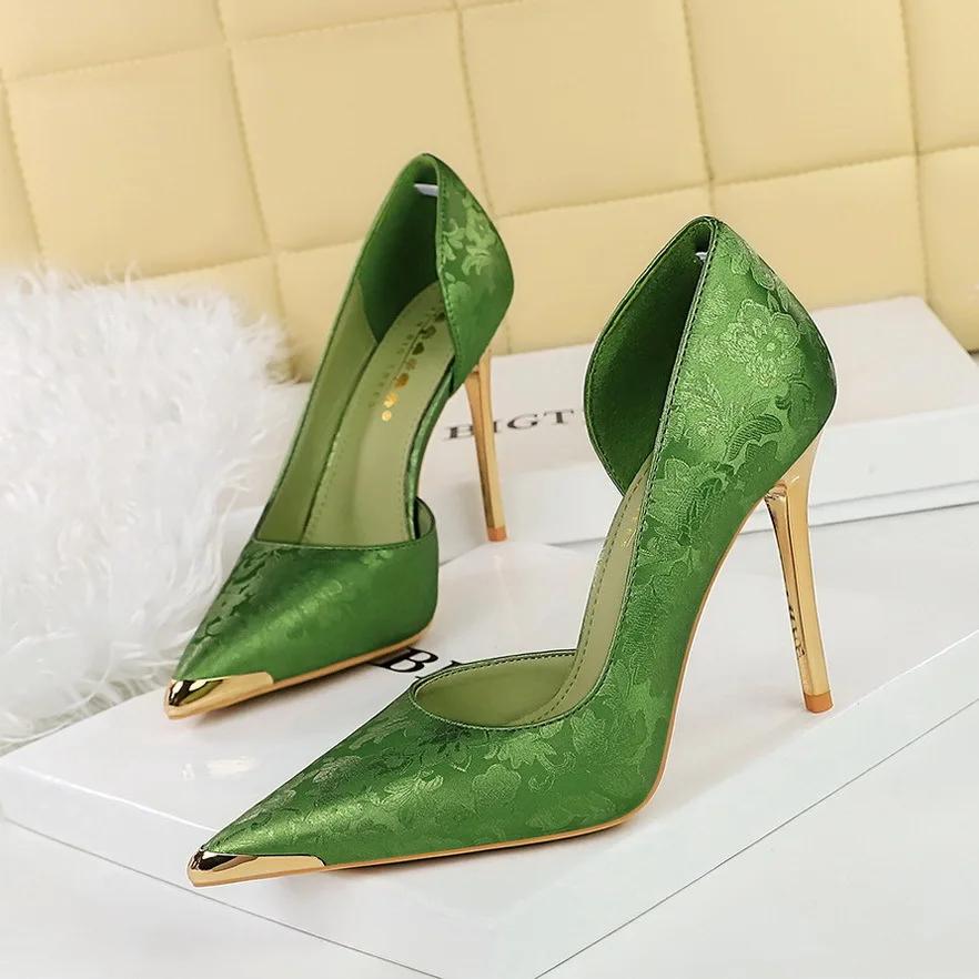 Style Women's Shoes 11cm High Heels Thin Heel Shallow Mouth Side Hollow Satin Metal Pointed Single Shoes DS-8626-1