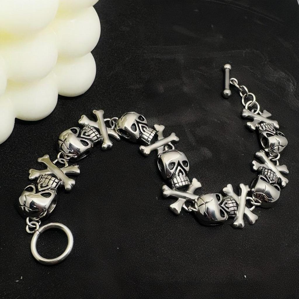 Men's Non-Fading Titanium Steel Skull Bracelet - Trendy Retro Fashion Accessory