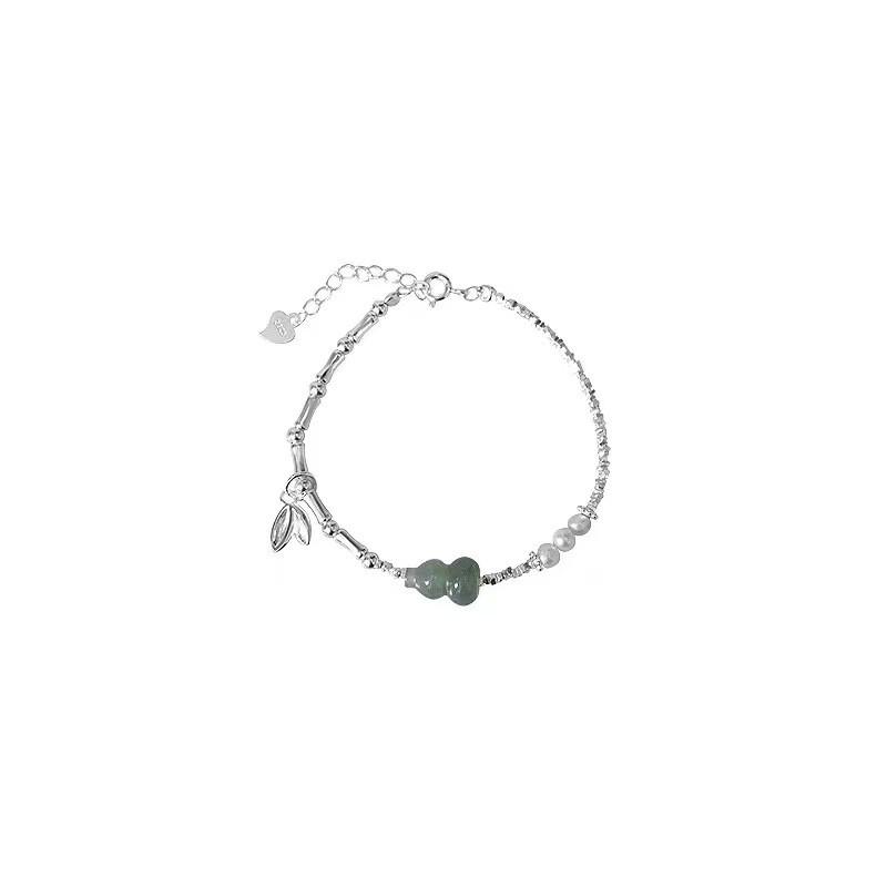 Stylish Glass Gourd Pendant Bracelet For Women Offering Unique Geometric Shapes And Luxurious Glass Craftsmanship