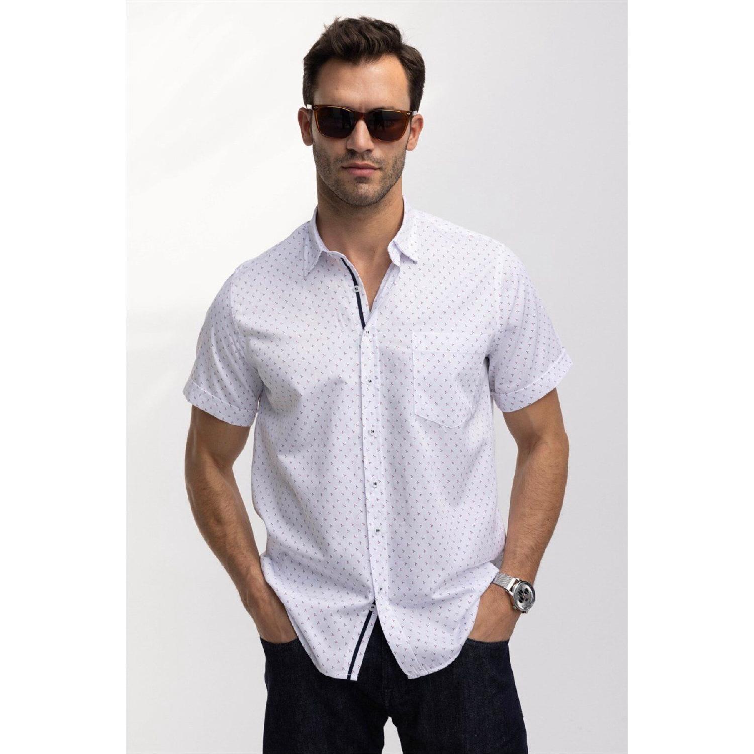 

Чоловіча біла сорочка класичного крою з коротким рукавом і спортивним коміром M білий