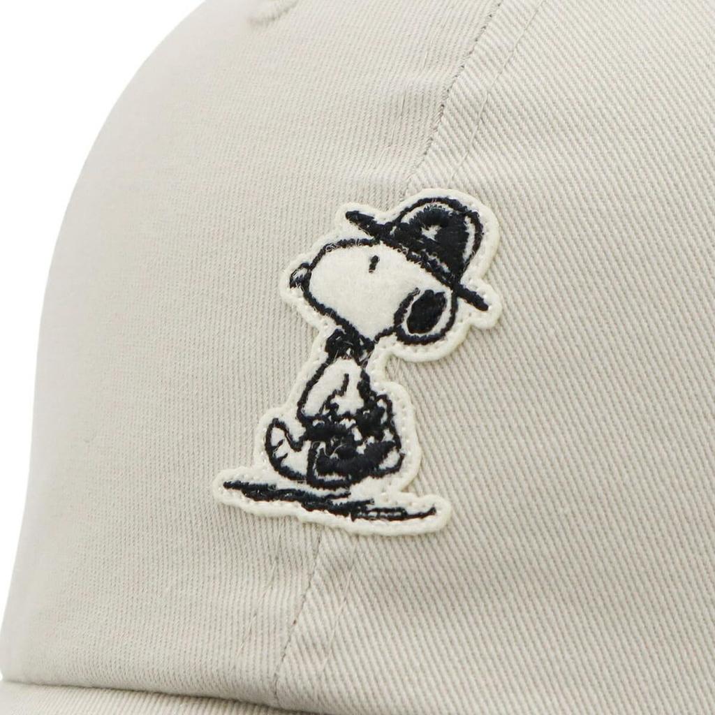 New Era Casual Classic Kappe in und Eine Peanuts-Kollaboration mit Diese lässige Klassiker-BB-Kappe bietet UV-Schutz für den Alltag und eine funktionale