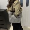 Autumn Large Capacity 2025 Fashion Simple Texture Women Commuting Popular Temperament Casual Shoulder Underarm Tote Bag