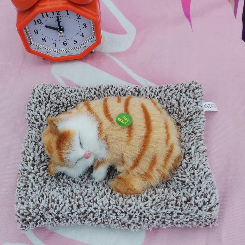 Simulovaná mňoukající kočka plyšová hračka s bambusovým uhlím sáček ozdoba pro děti
