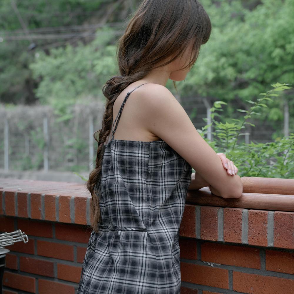 Elssibeui Cotton Plaid Check Strap Dress_Black