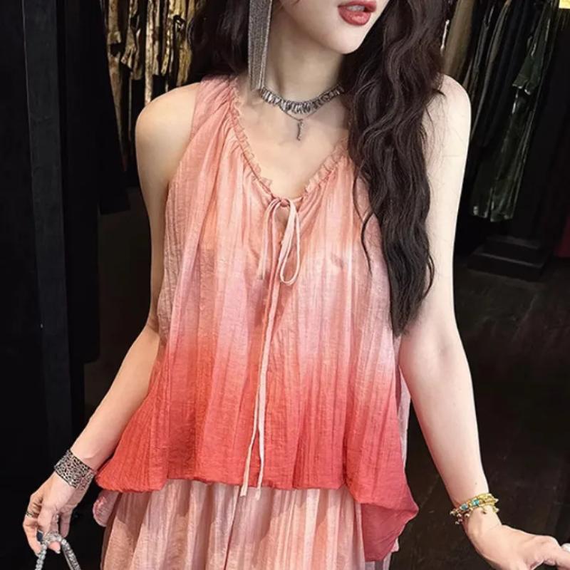 

Женский летний топ-майка с градиентом, на завязках через шею, без рукавов, с оборками по подолу, повседневный S красный