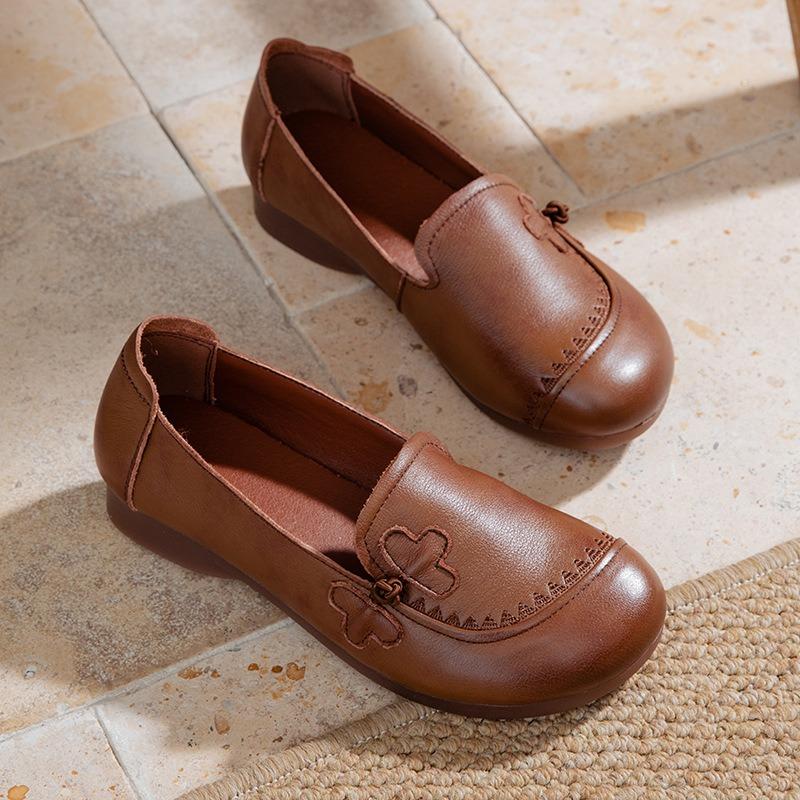 Leather round head retro mother single shoes women's autumn comfortable flat heel beef tendon soft sole old man shoes