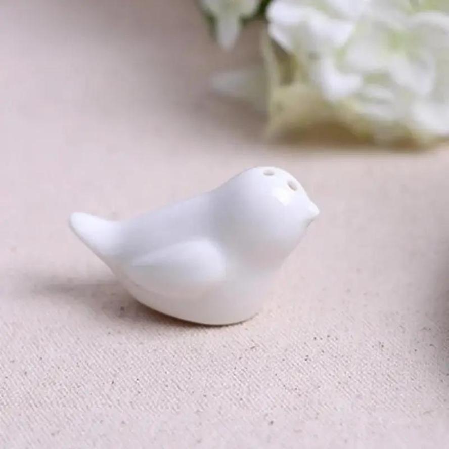 2 Pcs/Set Ceramic Love Bird Seasoning Bottle Gift Box Wedding Companion Gift Classmate Party Souvenir Home Kitchen Seasoning Box