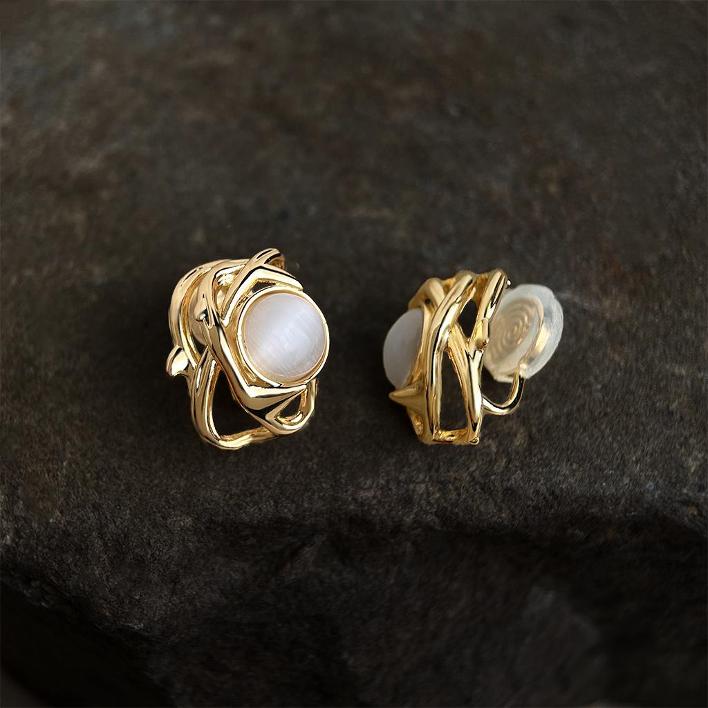 Thorns 18k Gold Geometric Cat's Eye Stone Stud Earrings - Elegant, Luxurious Style for Women