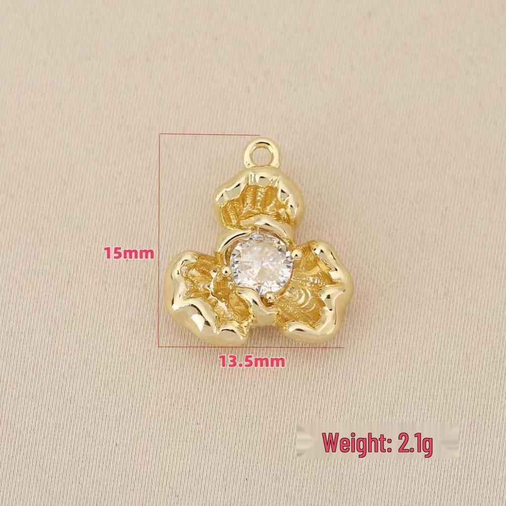 Liangfei Lucky Three-Petal Flower Pendant with Inlaid Diamond and 18k Gold-Plated Copper for DIY Jewelry Accessories