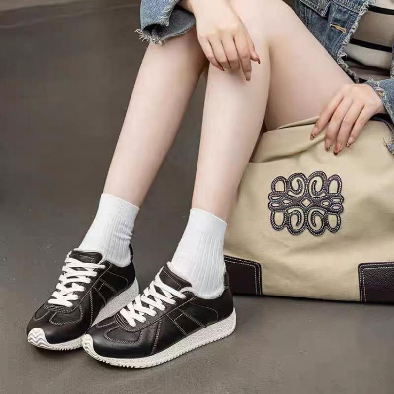 

Осень новые женские универсальные повседневные кеды на толстой подошве ретро увеличивающие рост на мягкой подошве студенческие спортивные туфли 40 чёрный