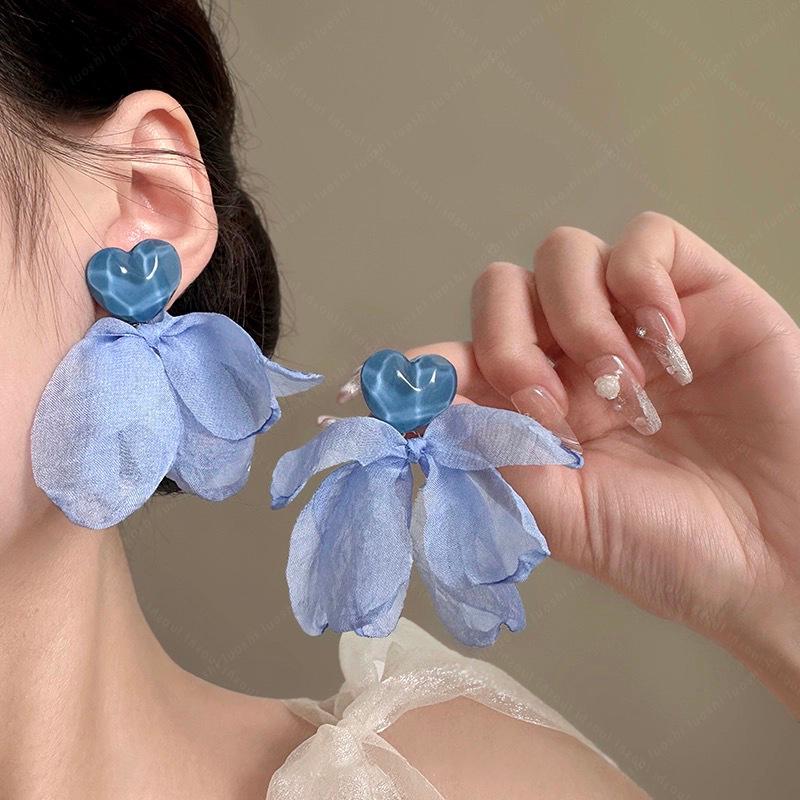 

2025 Высококлассные серьги-гвоздики из цветочной сетки в стиле легкой роскоши для женщин - Летние приморские гвоздики