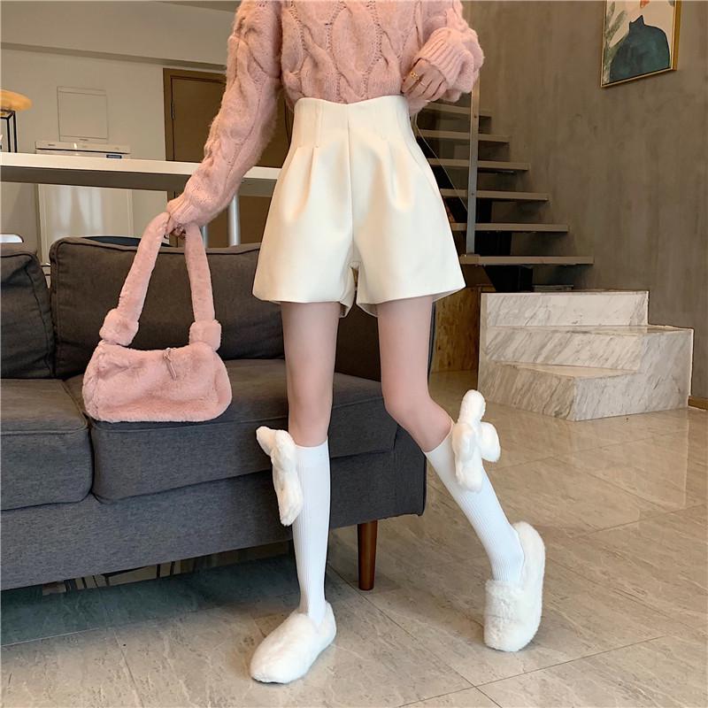Women's Black Woolen A-line Wide-leg Plus Size High-waist Slimming Bootcut Casual Shorts