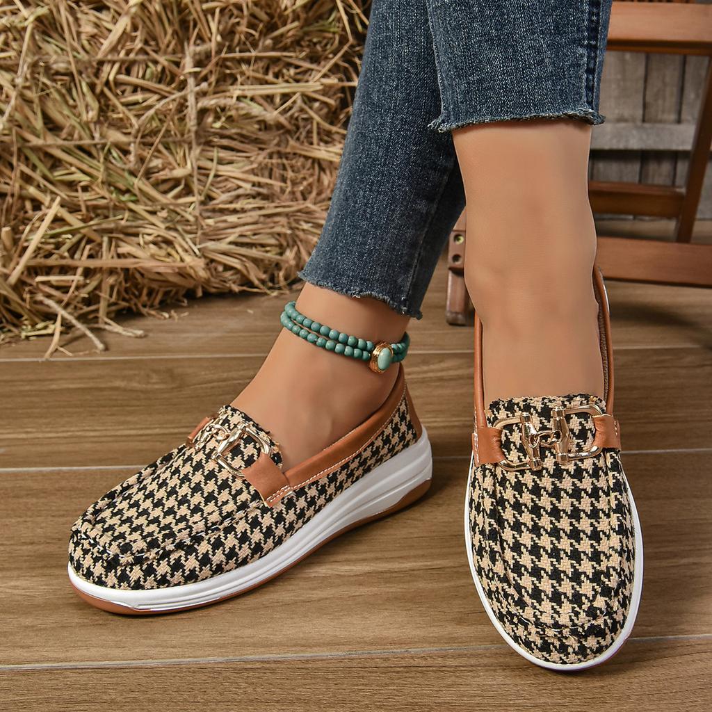 Large Size 2025 Spring and Autumn New Casual Shoes Striped Metal Chain Low-Top Shoes Lightweight Round-toe Shoes