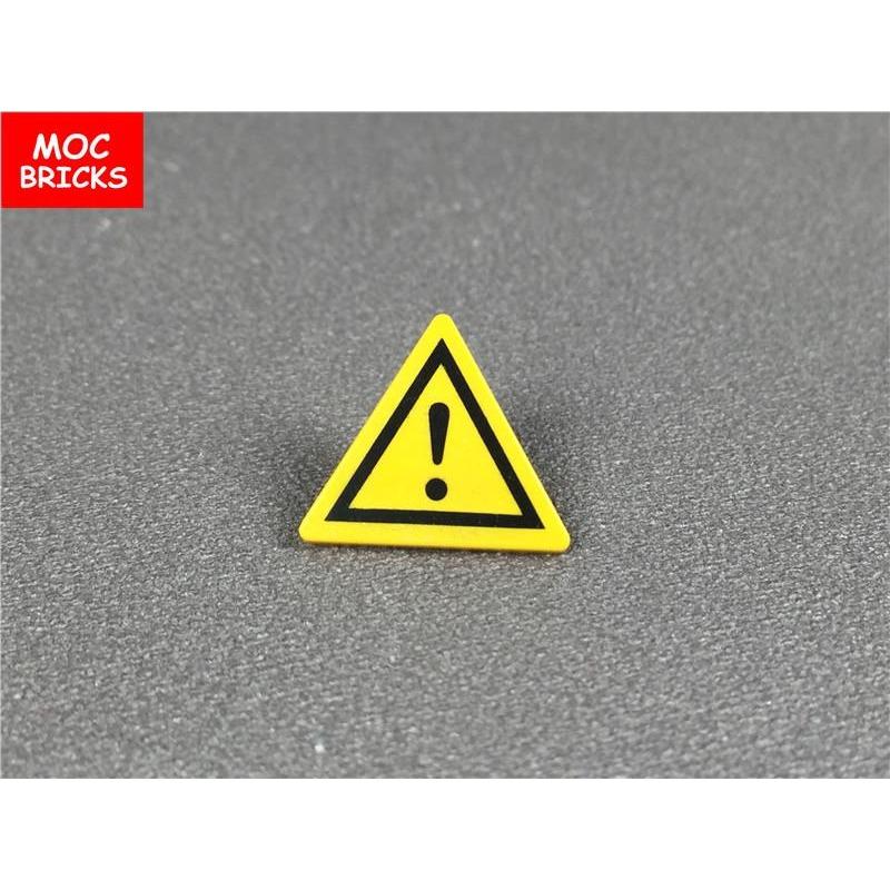 10pcs / Lot Road Sign Including Clip On Stop Bus Station Thoroughfare Construction Worker Building Blocks Figure DO-IT-YOURSELF Playthings Children