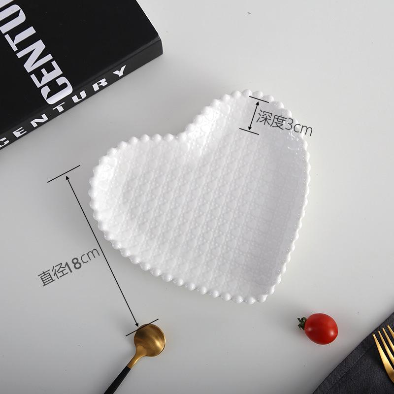 White Ceramic Heart Plate Delicate Salad Dessert Bowl Multi-Grid Snack Bowl Creative Peach Heart Cake Breakfast Plate Tableware