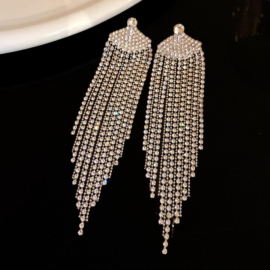 

Silver needle diamond fan-shaped fringed earrings simple and fashionable exquisite earrings light luxury high-end earrings design sense niche