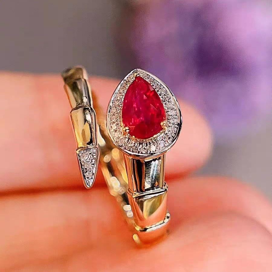 Adjustable Unique Copper Gold Plated Snake Ring For Women Featuring Elegant Red And Green Accents Gemstone