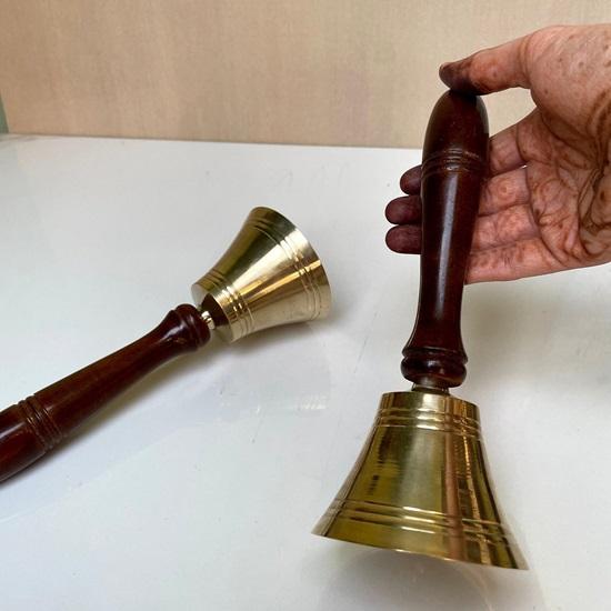 Σετ 2 Επιχαλκόχαλκος Καμπανάκι με Δυνατότητα Χάραξης, Συμπαγές Σχολικό Καμπανάκι από Ορείχαλκο, Χειροκίνητο Καμπανάκι από Ορείχαλκο, Μεγάλο Δώρο για Γιο, Χριστουγεννιάτικο Καμπανάκι