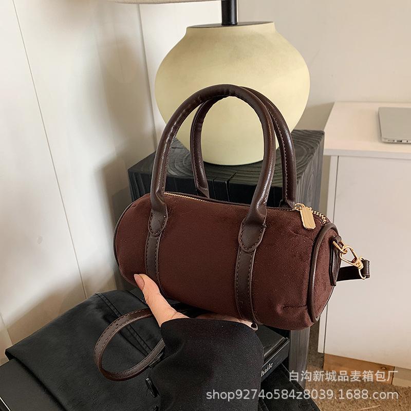 

Frosted cylinder handbag 2025 winter new retro casual fashion simple one shoulder trend messenger women s bag кавовий