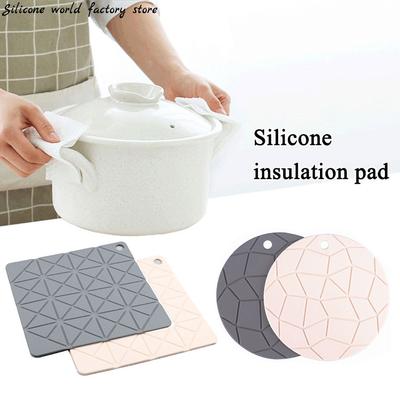 Monde en silicone 18cm Rond Carré Tapis en silicone résistant à la chaleur Tapis pour casserole Coussinet d'isolation thermique Tapis pour bol Tapis antidérapant Tapis de table à manger