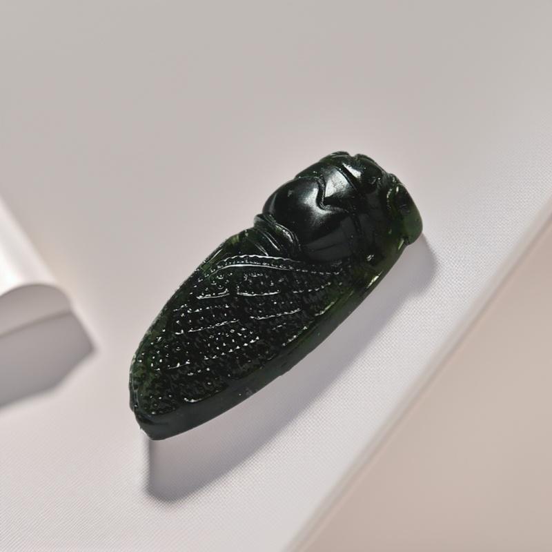 Dark Green Jade Cicada Pendant Necklace - Serpentine Jade "One Cry Startles the World" Design