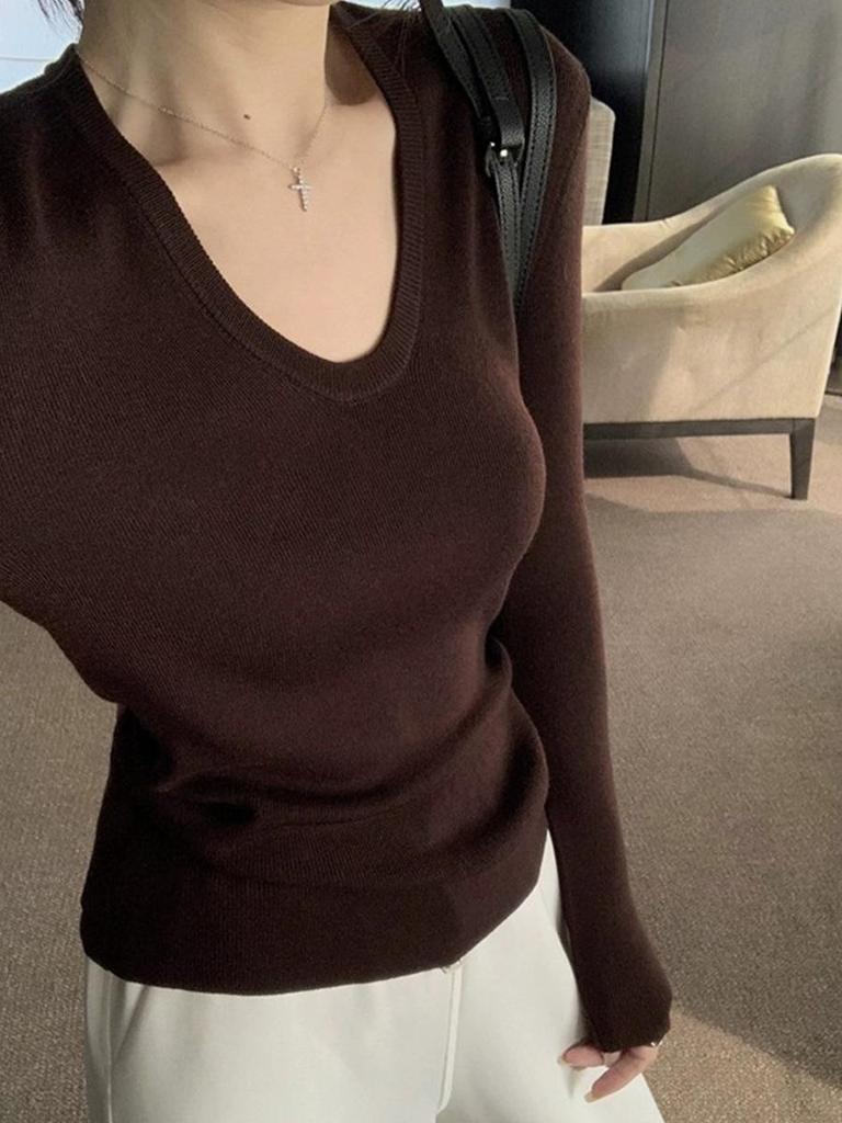 Women's Apricot V-Neck Knit Sweater: Autumn/Winter Slim Fit, Long Sleeve Clavicle Base Layer Top