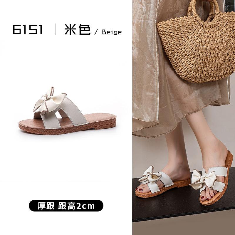 Leather sandals women wear 2025 new summer high-end slippers fashion Internet celebrity versatile one-word