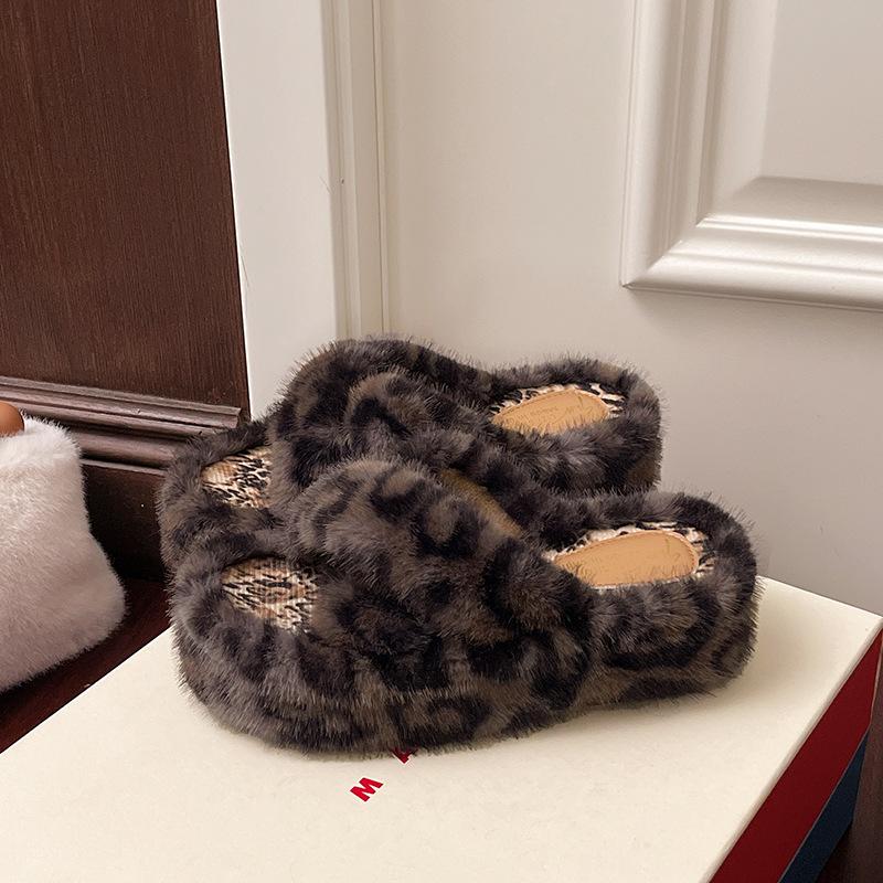 Leopard print thick bottom heightening fluffy slippers women's wear 2025 new autumn and winter fashion home fluffy cotton slippers