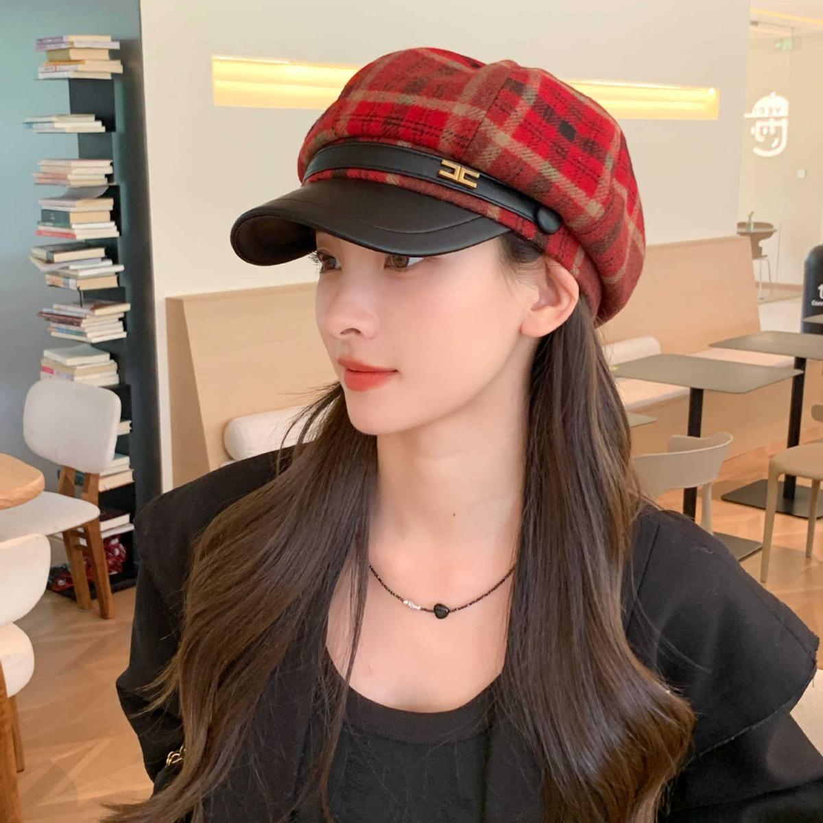 Koreanische Retro Gürtel Karomuster Achteckige Mütze für Damen im Winter Warme Wollberet Damen Lederhut Schirm Spleißen Zeitung Baby Mütze