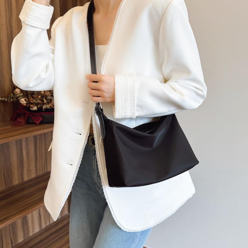 Premium bag women's cloth bag new niche dumpling bag versatile shoulder messenger bag