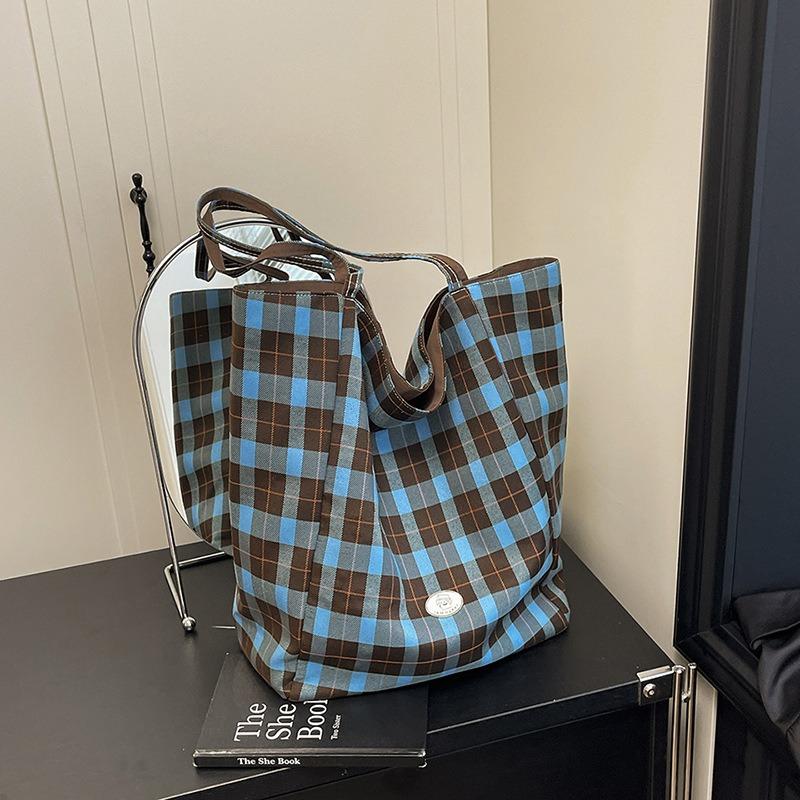 Fashion and literary big bag women's new lazy style plaid daily commuting simple and versatile shoulder bag