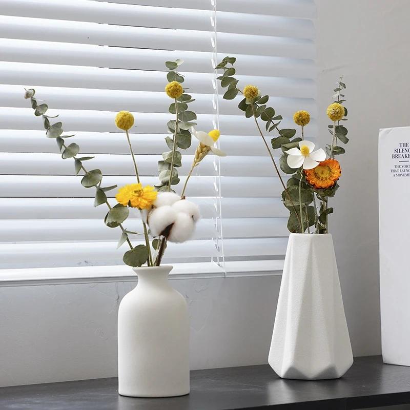 Ins Mini Flower Bottle Decorative Flower White Ceramic Vase Porcelain Vases For Flowers Aesthetic Home Decor Desktop Ornament