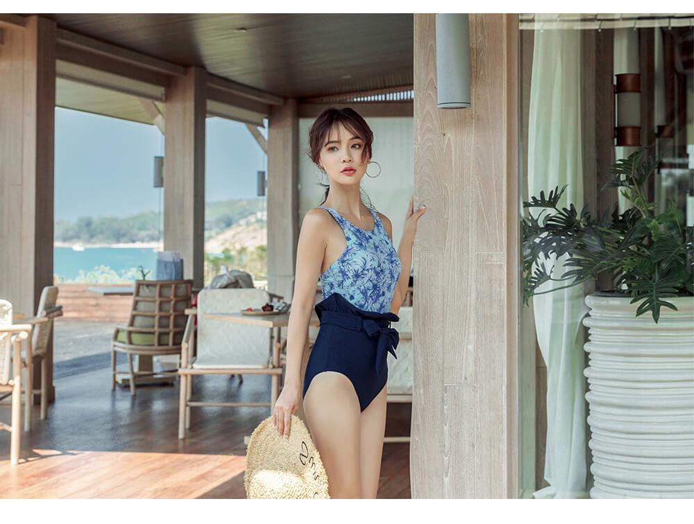 Floral Sexy Triangle One-Piece Swimsuit for Hot Spring and Seaside Vacation