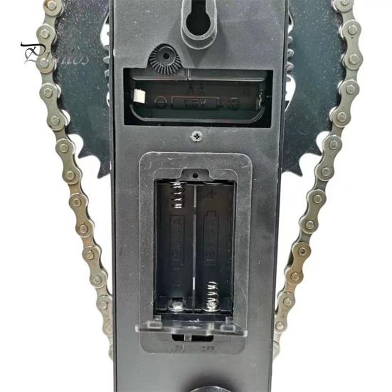 Otočné hodiny s rozvodovým řetězem, Hodiny s ozubeným kolem vintage náklaďáku, Elektrické steampunkové stolní hodiny s řetězem a ozubenými koly, Dárek pro automobilové nadšence