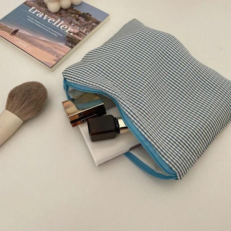 Travel Makeup Bag Portable Simple Pouch Cosmetic Bag for Women Plaid Makeup Bag Large Capacity Cotton Zipper Pouch Purse