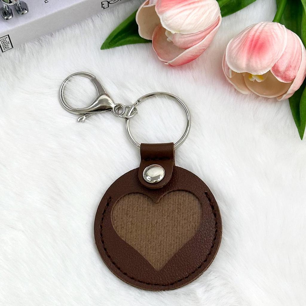 Exquisite Leather Keychain: Pet Fur Ornament for Cat/Dog Hair - Cute Bag Charm