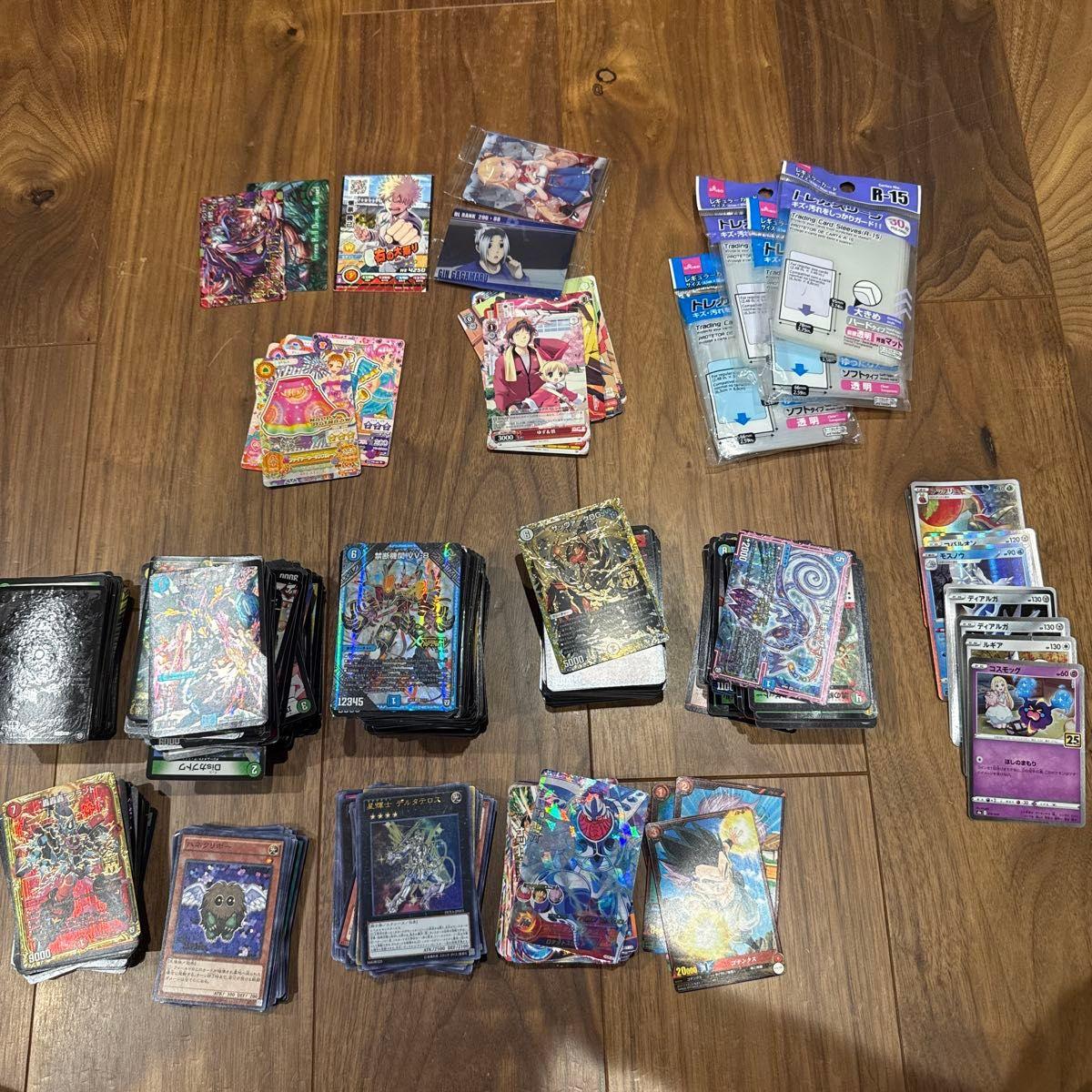 Used Trading cards bulk sale Yu-Gi-Oh Duema etc. with sleeves