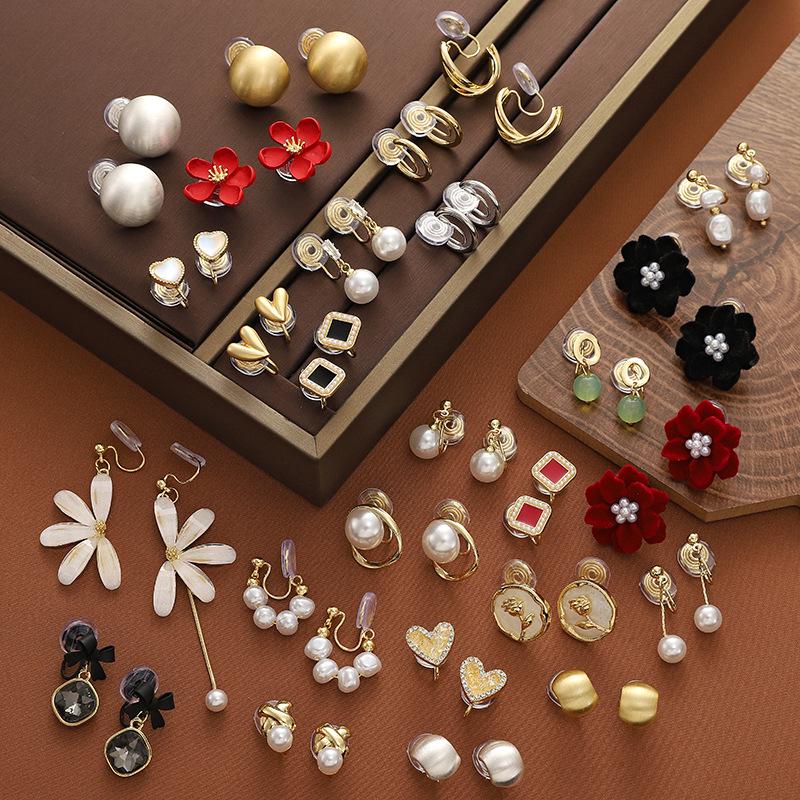 Korean Style Retro Pearl Ear Clip for Women - Mosquito Coil Holder, No Piercing, High-End, Fashionable and Versatile Luxury Earrings