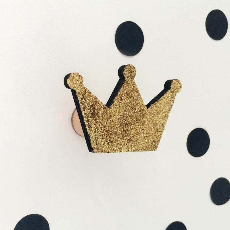 Fashion Nordic Style Crown Shape Kids Room Wooden Wall Sticker Wall Hanging Hook Home Decor