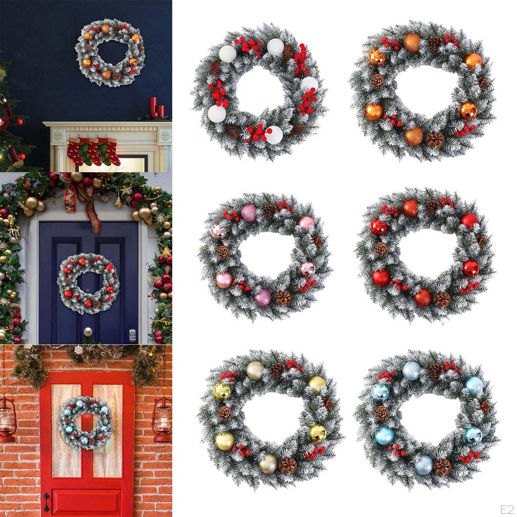 Künstlicher Weihnachtskranz mit künstlichen grünen Blättern, festliche Girlande im Landhausstil