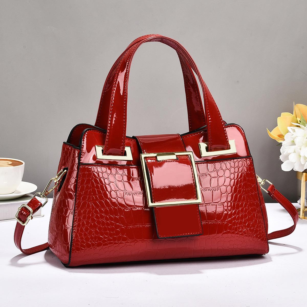 

New summer women s bags are fashionable and versatile, casual and trendy, foreign style, high-end sense, large capacity, light luxury, niche Length 30 width 12 height 19cm червоний